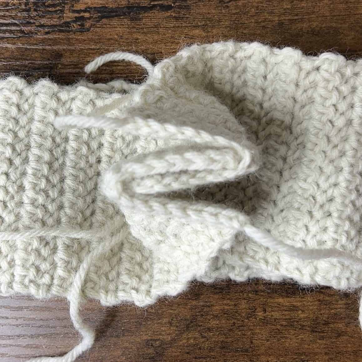 One Hour Crochet Twisted Ear Warmer | Free Pattern & Tutorial