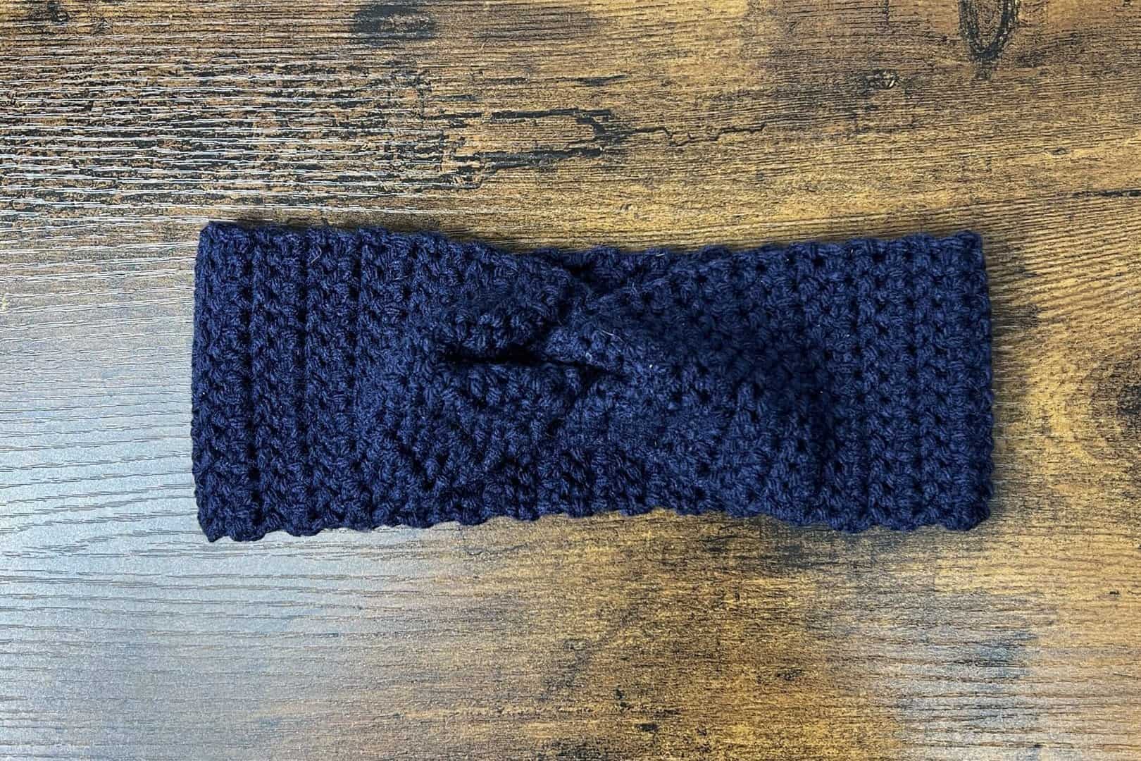 One Hour Crochet Twisted Ear Warmer | Free Pattern & Tutorial