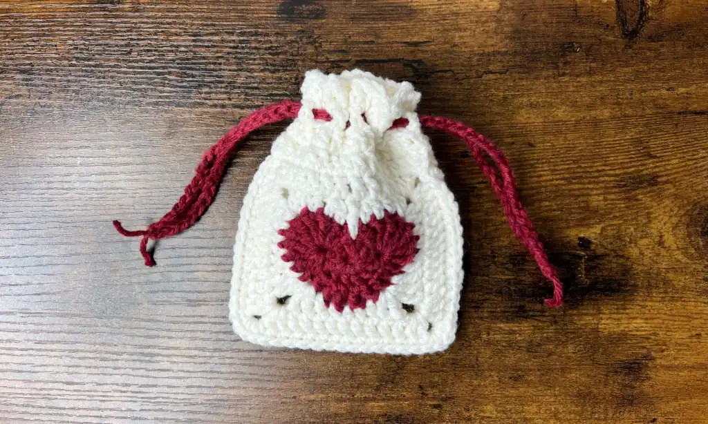 crochet heart pouch free pattern fi