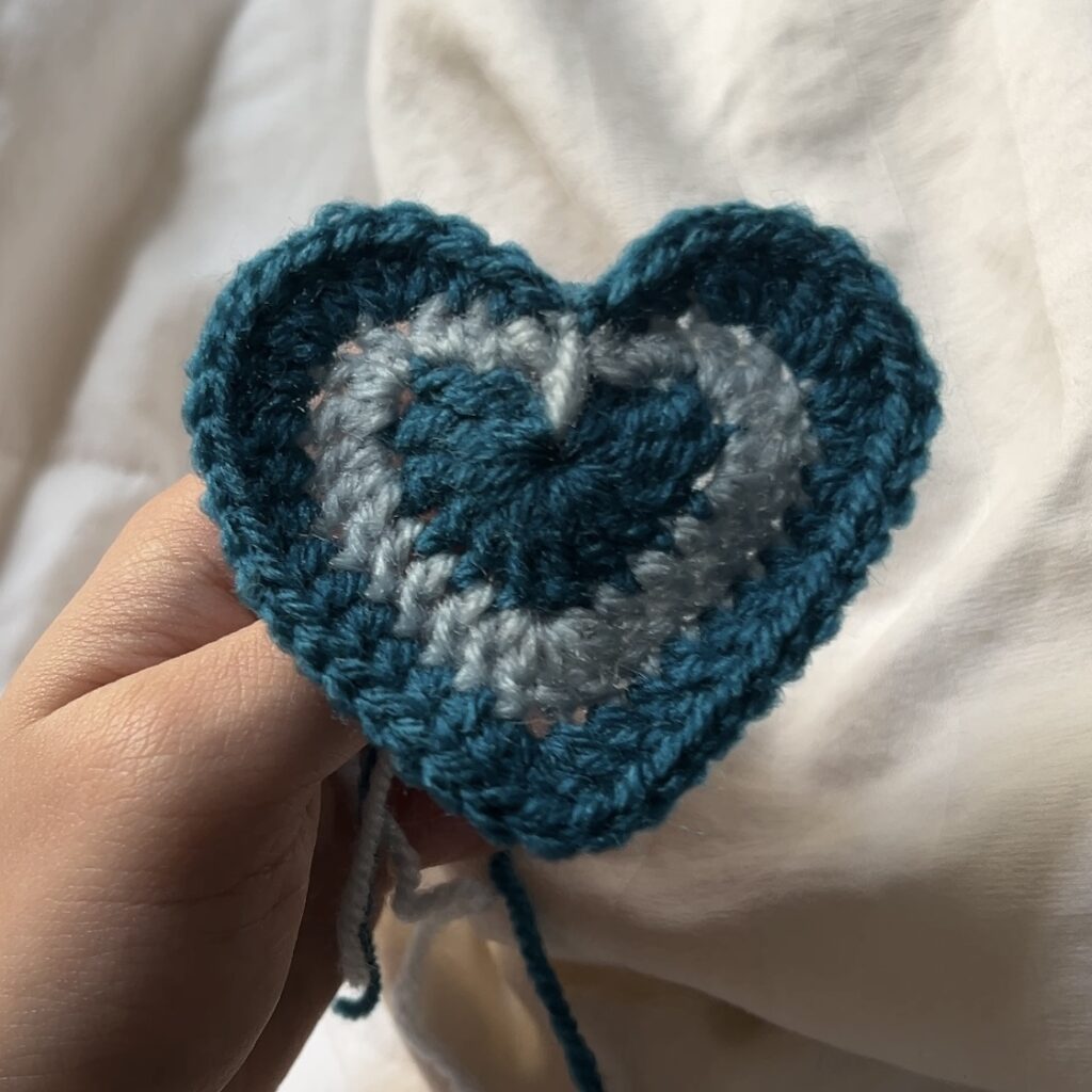 Crochet Fingerless Heart Gloves | Free Pattern & Tutorial