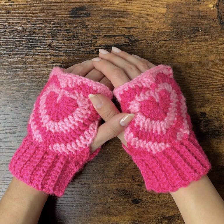 Crochet Fingerless Heart Gloves | Free Pattern & Tutorial