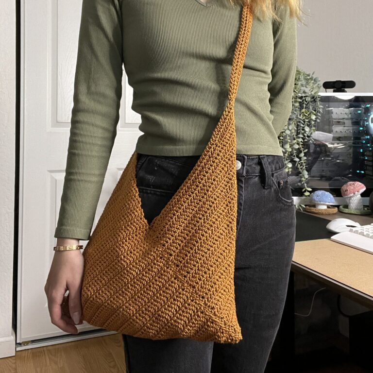 Easy Crochet Folded-Rectangle Crossbody Bag | Free Pattern & Tutorial