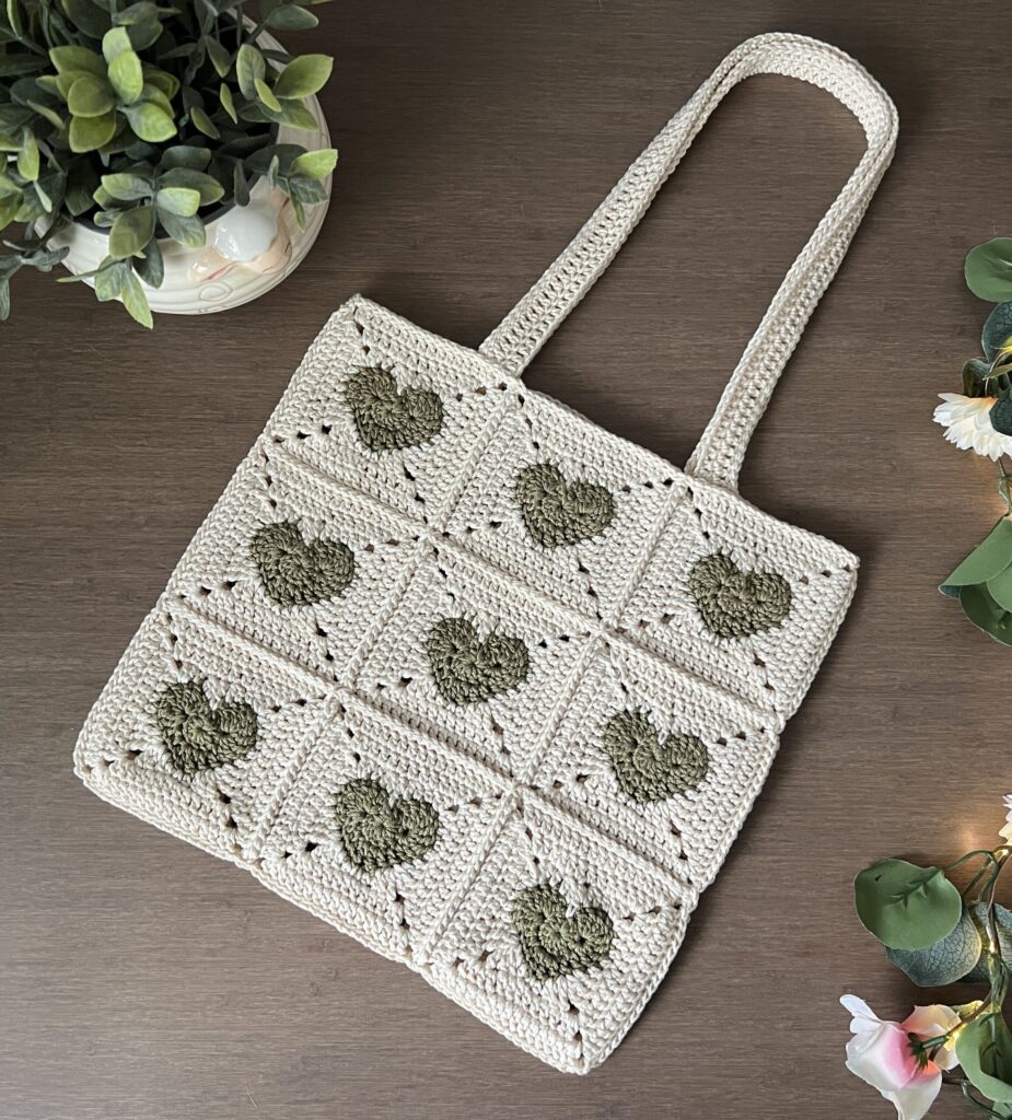 Heart Granny Square Tote Bag | Free Pattern & Tutorial