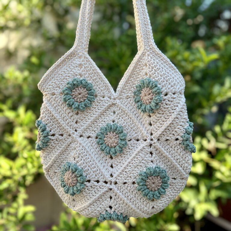 Flower Granny Square Tote Bag | Free Pattern & Video Tutorial