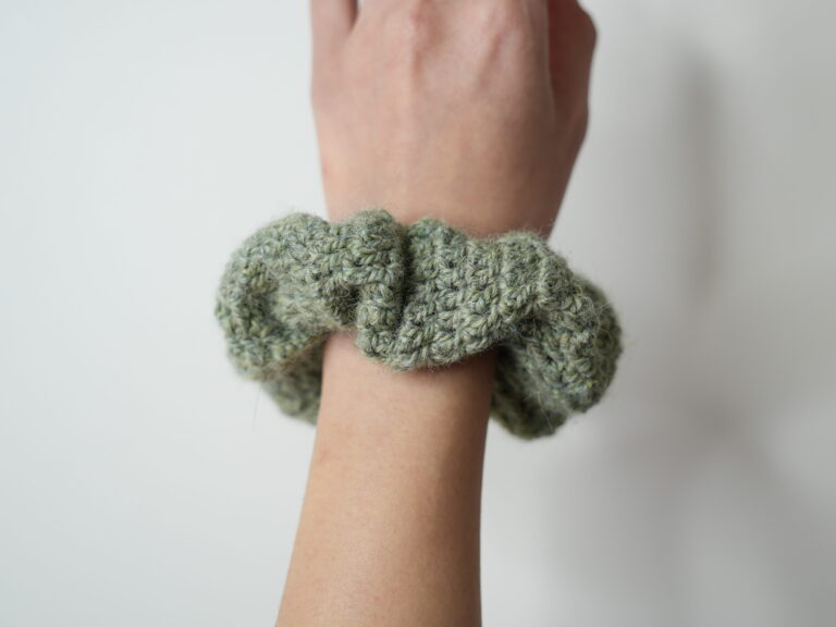 Easy Crochet Scrunchie | Free Pattern & Video Tutorial