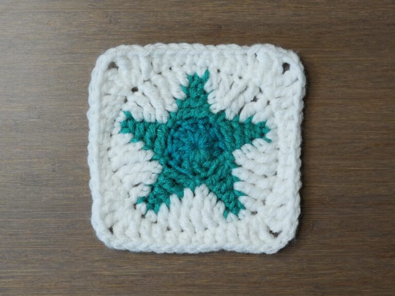 Crochet Star Granny Square | Free Pattern & Video Tutorial