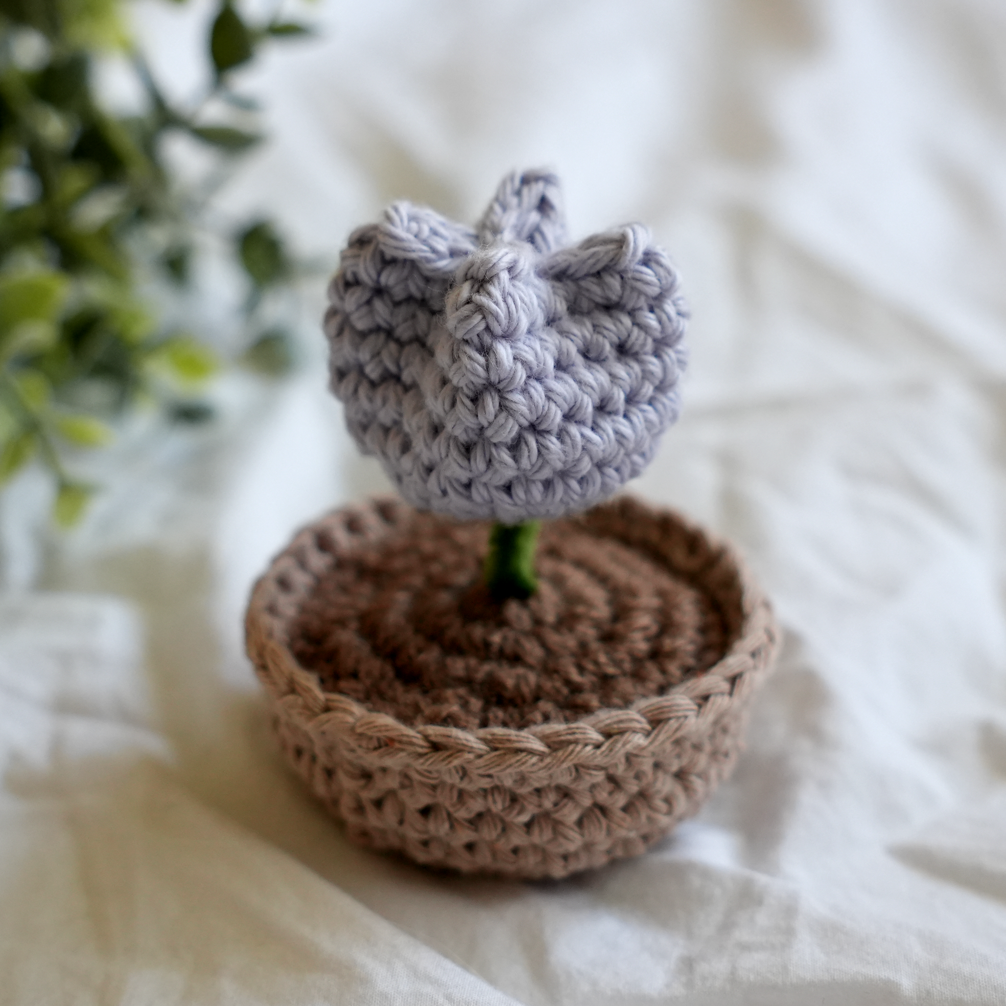 crochet tulip pot amigurumi