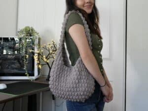 crochet bobble bag from side fi