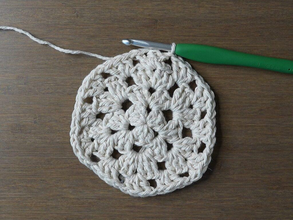 Granny Stitch Bucket Hat | Free Crochet Pattern & Video Tutorial