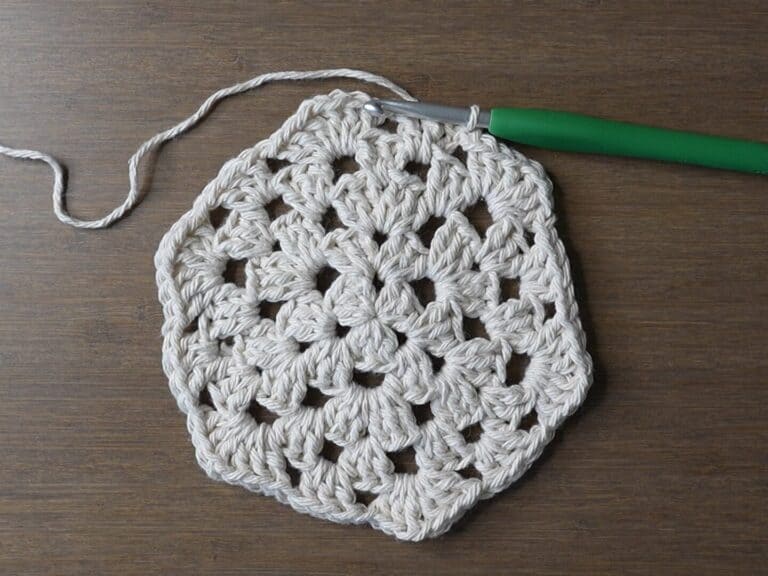 Granny Stitch Bucket Hat | Free Crochet Pattern & Video Tutorial