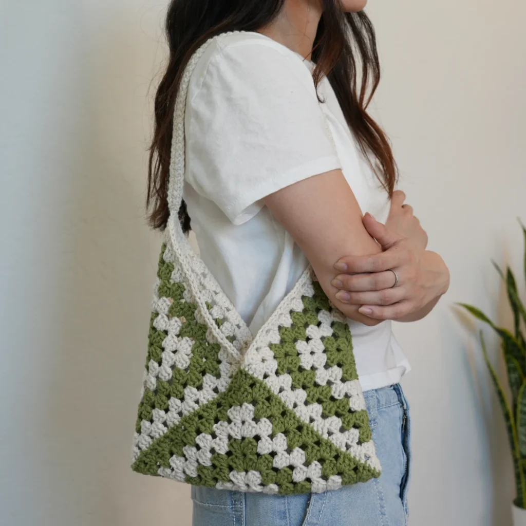 crochet granny square bag free pattern hero