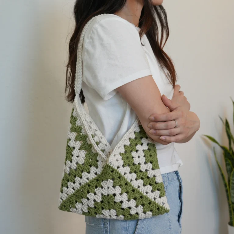 Granny Square Bag | Free Pattern & Video Tutorial