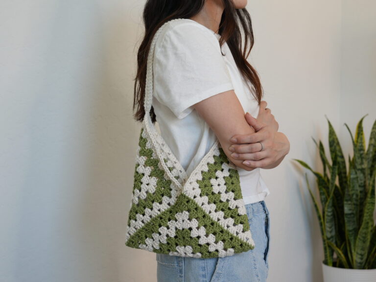 Granny Square Bag | Free Pattern & Video Tutorial