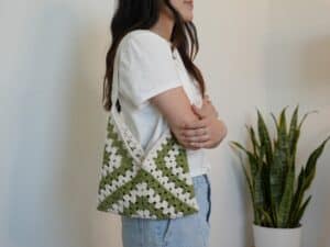 granny square bag free pattern