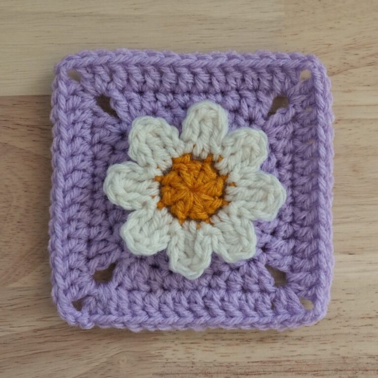 3D Daisy Granny Square | Free Pattern & Video Tutorial