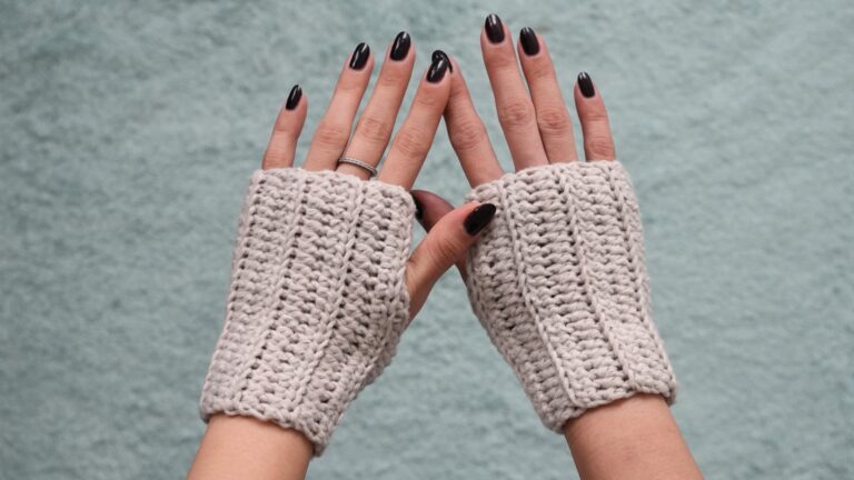 Easy Crochet Wrist Warmers | Free Pattern & Tutorial