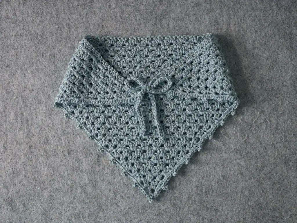 easy crochet bandana folded