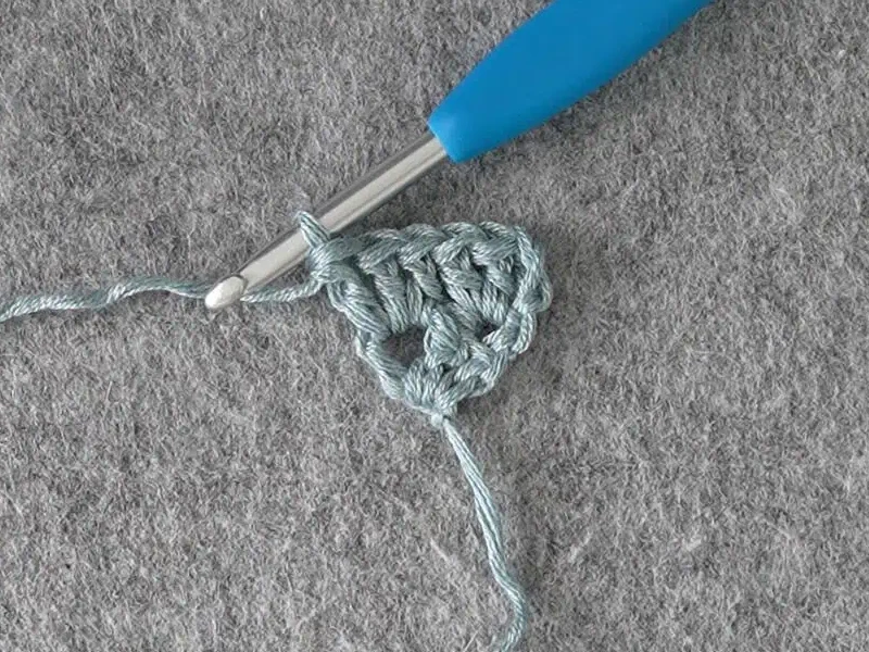 easy crochet bandana 1.3.1 edited