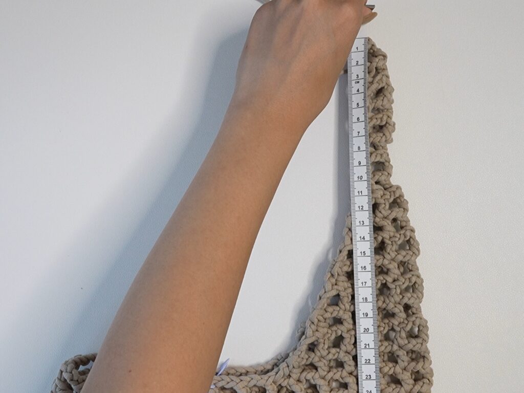 chunky crochet mesh tote bag 1.101.1