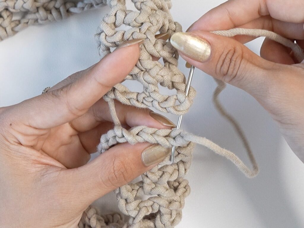 chunky crochet mesh tote bag 1.122.1