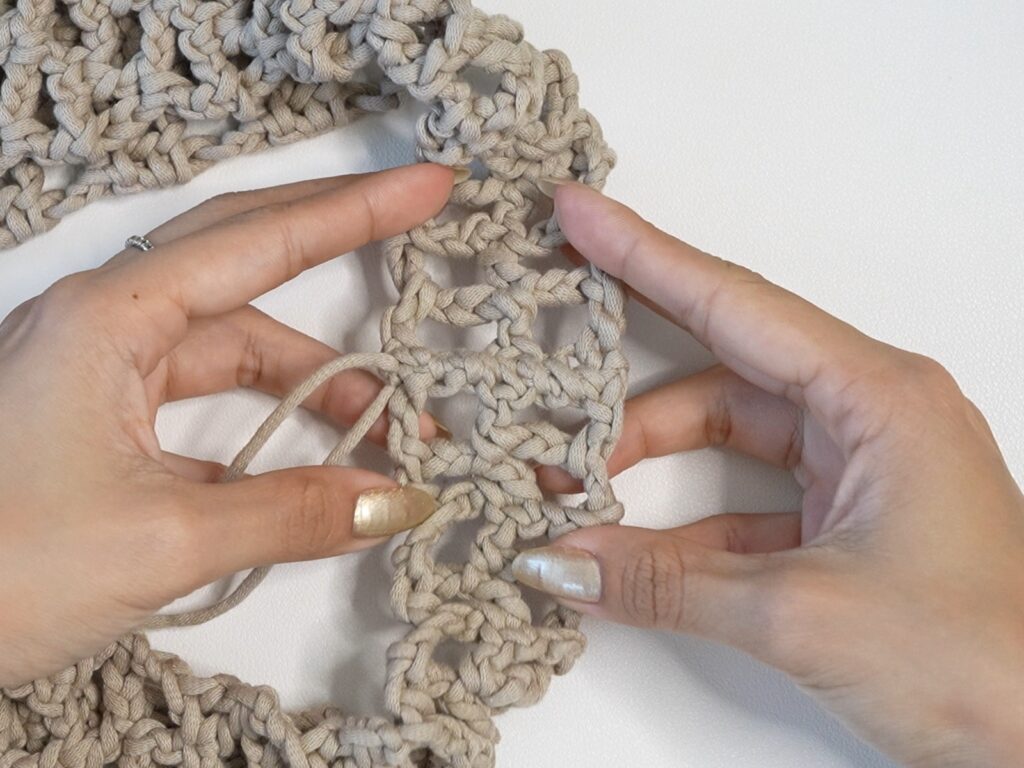 chunky crochet mesh tote bag 1.131.1