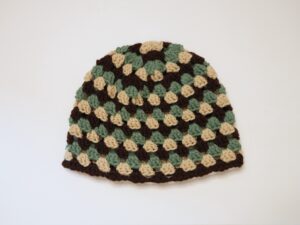 crochet granny stitch beanie flatlay 1