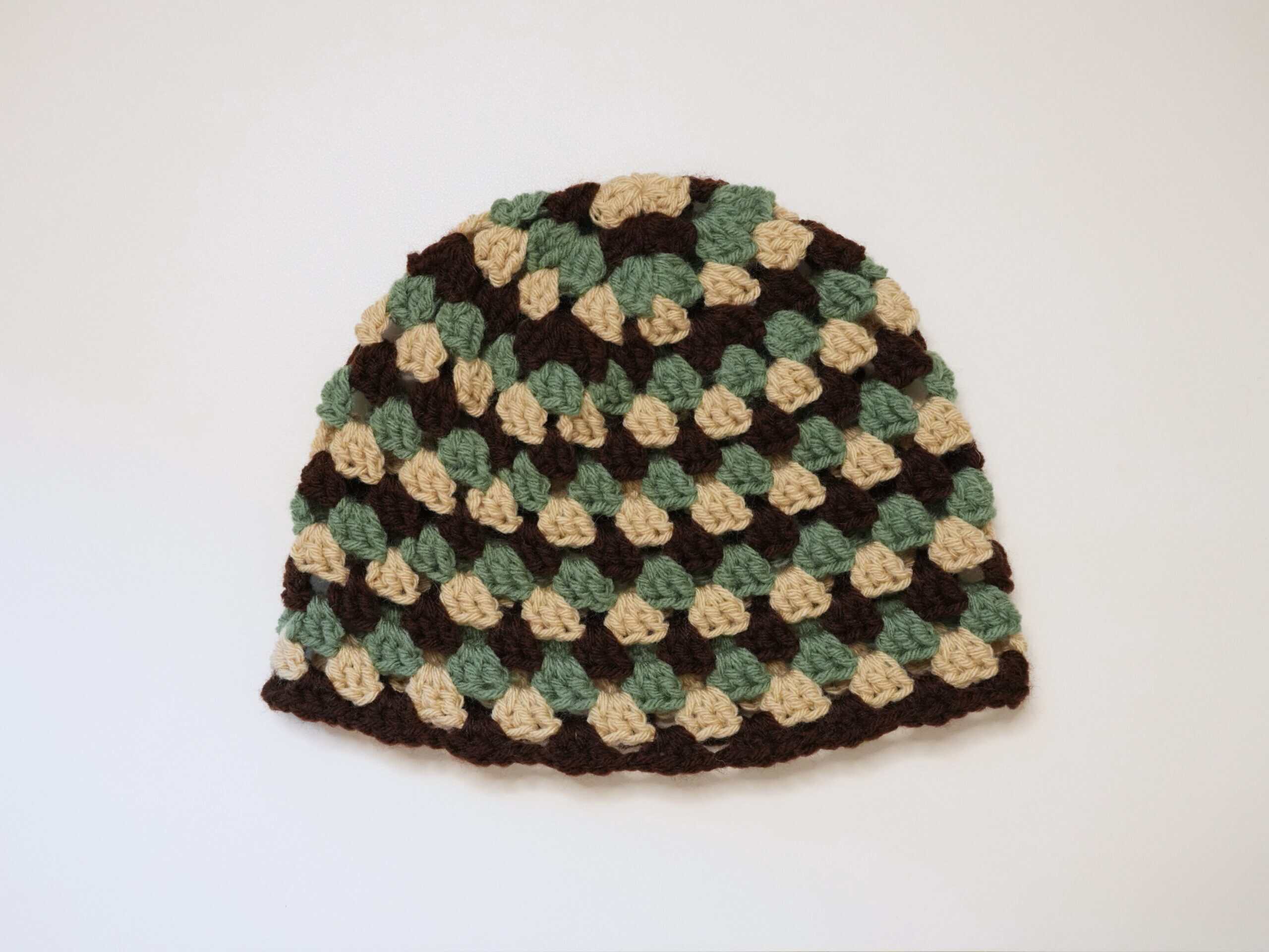 crochet granny stitch beanie flatlay 1 scaled