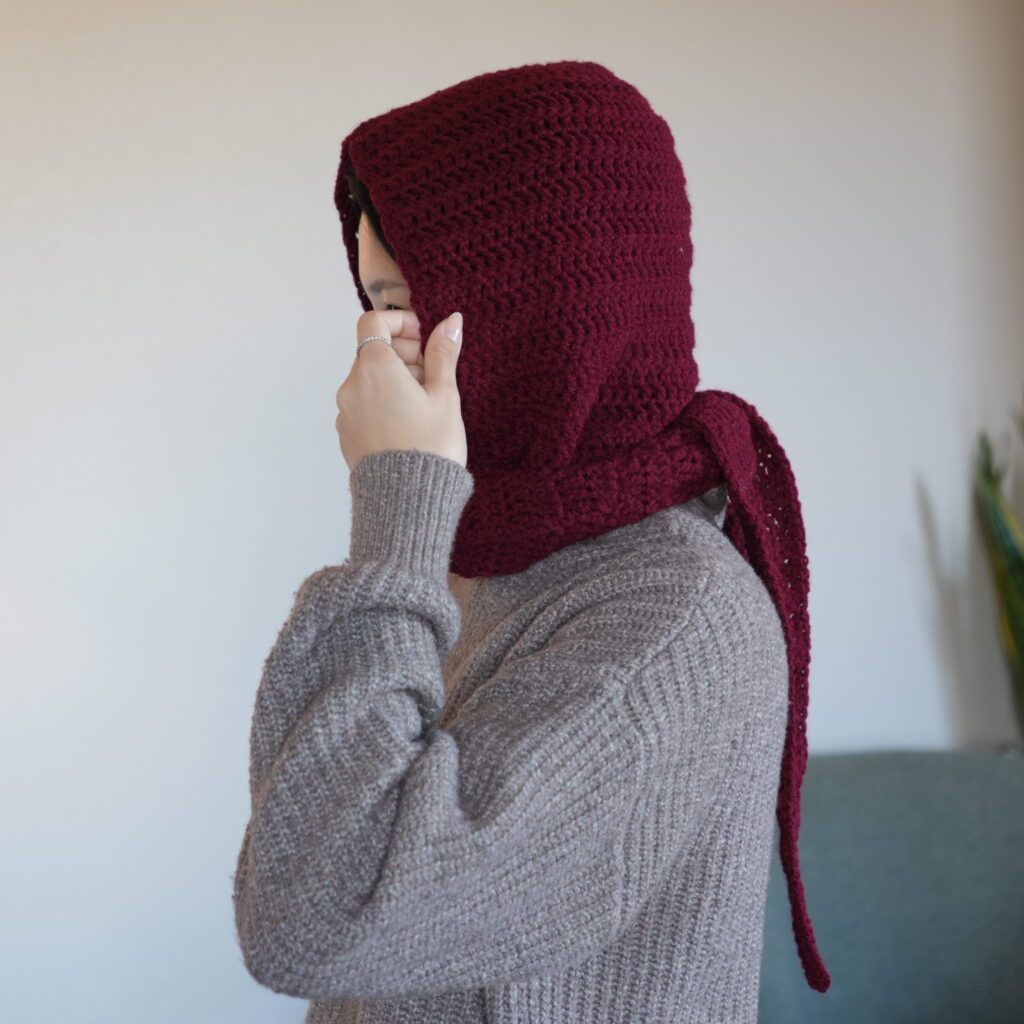 tapered crochet hooded scarf side